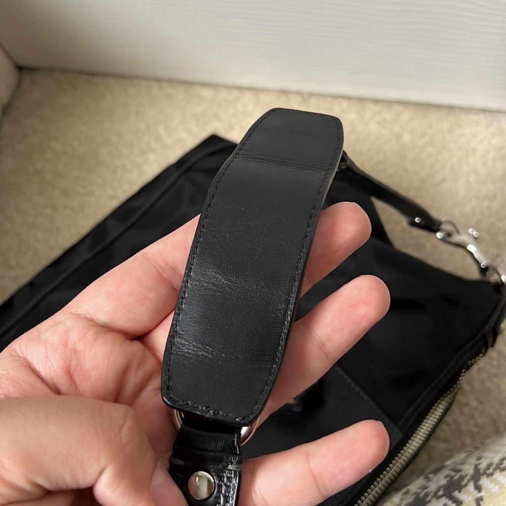 Coach bag in great used condition black - Picture 4 of 10